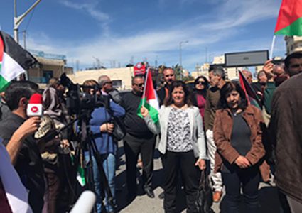 بالصور: مسيرات في محافظات الوطن احتجاجاً على استهداف موكب رئيس الوزراء