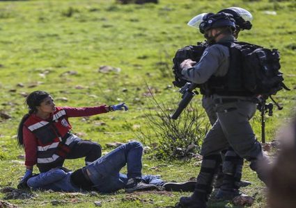 غنام تكرم المسعفة المتطوعة عميرة والفرقة التي خاطرت بنفسها لإسعاف المصابين