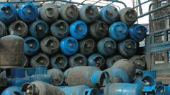 إتلاف 100 اسطوانة غاز طهي غير صالحة للاستخدام