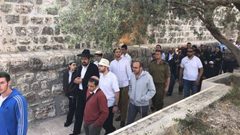64 مستوطناً اقتحموا الأقصى منذ الصباح