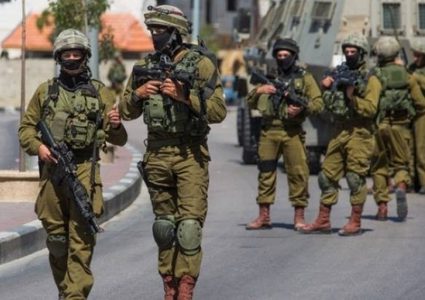 الاحتلال يعتقل شابا في بلدة حزما