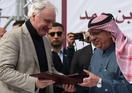 إسرائيل تسعى لتخفيف غضب مصر من نفوذ قطر بغزة