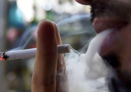 التدخين يزيد من خطر فقدان السمع