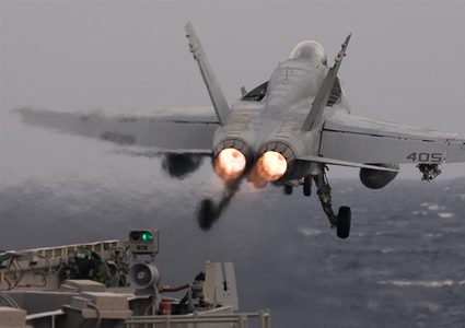 مقتل اثنين من الطيارين الأمريكيين بعد تحطم طائرتهما