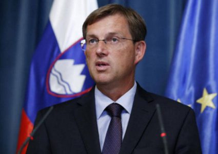 إستقالة رئيس وزراء سلوفينيا بعد إبطال استفتاء