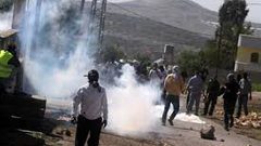 كفر قدوم: اصابات بالاختناق جراء قمع الاحتلال للمسيرة الاسبوعية