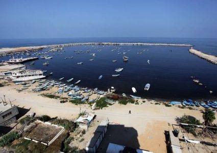 وفاة طفلة بعد سقوطها في ميناء غزة