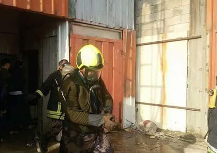 إندلاع حريق بمعرض للمفروشات شرق نابلس(صور،فيديو)