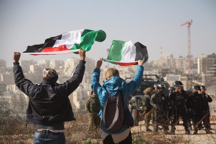 مسيرة بلعين: إنهاء الانقسام الرد على عملية التفجير الجبانة في غزة