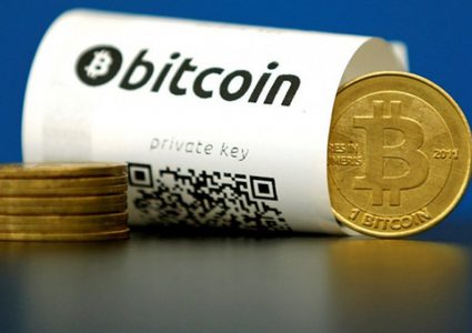 بيتكوين يقترب من "صليب الموت"