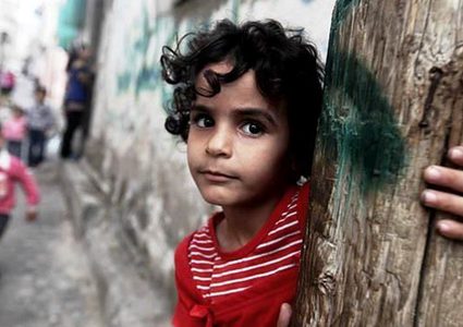 البابا فرانسيس يعرب عن قلقه الحقيقي حيال وضع لاجئي فلسطين