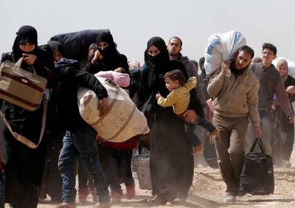 غارات الغوطة تقتل عشرات "تجمعوا للخروج"