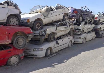 إتلاف 435 مركبة غير قانونية