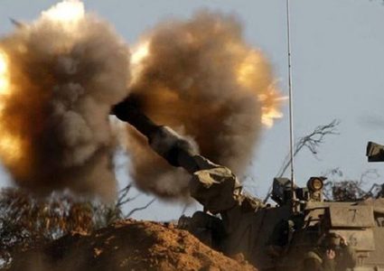 الإحتلال يُفجّر عبوة ناسفة على السياج الحدودي والمدفعية تقصف هدفًا شرق غزة