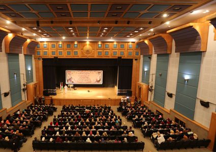 جامعة النجاح تكرم طلبتها المتفوقين على مستوى الأقسام والكليات