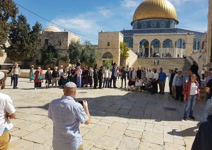 152 مستوطناً و47 عسكرياً يقتحمون الأقصى (صور)