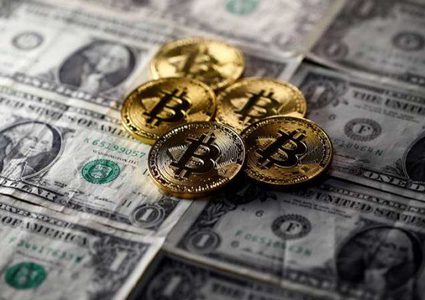 "بيتكوين" تصعد من أدنى مستوياتها خلال شهر ونصف