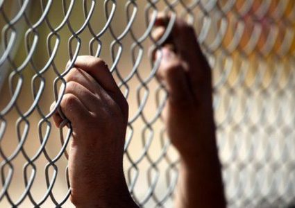 لليوم الـ33.. الأسرى الإداريون يواصلون مقاطعة محاكم الاحتلال