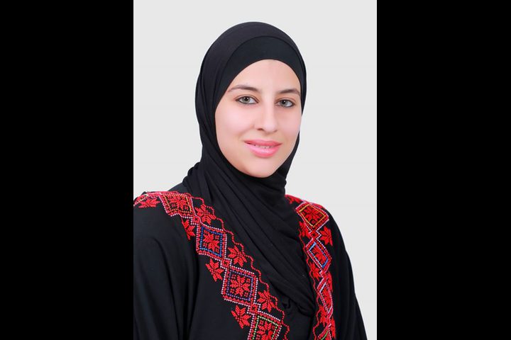 بحث لخريجة من النجاح يؤهلها للمشاركة في الإجتماع الثالث لباحثي شبكة التحلية العٌمانية