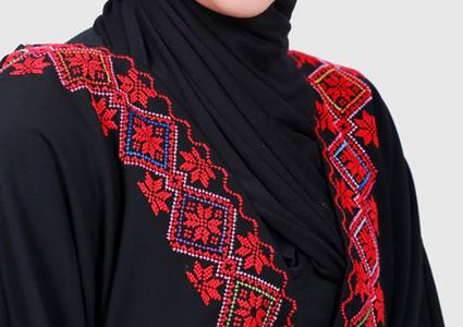 بحث لخريجة من النجاح يؤهلها للمشاركة في الإجتماع الثالث لباحثي شبكة التحلية العٌمانية