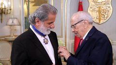 مارسيل خليفة يتقلد الوسام الوطني للاستحقاق