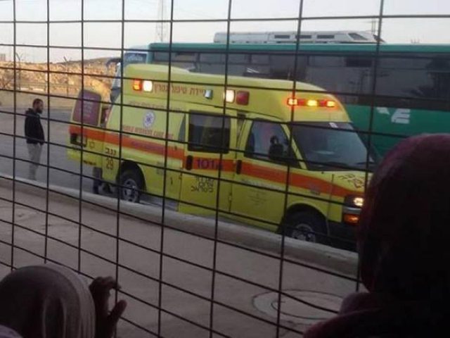 قراقع يحذر من إنفجار الأوضاع في السجون