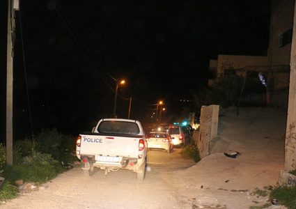 الشرطة تتلف 61 مركبة غير قانونية(صور)