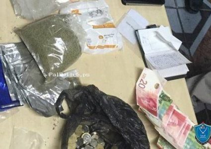 القبض على مشتبه به في ترويج وتعاطي المخدرات في نابلس