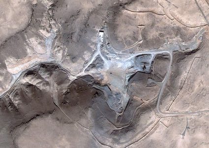 وزير اسرائيلي: ضرب المفاعل السوري رسالة قوية لإيران