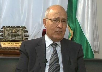 شعث يطلع بغدانوف على التطورات السياسية