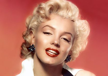 وفاة نساء شهيرات بظروف غامضة