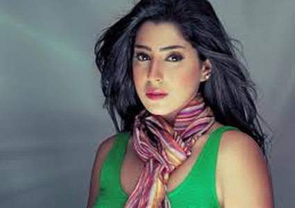 الهدية المميزة التي تلقتها آيتن عامر من ابنتها