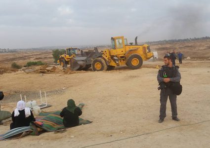 للمرة 126 على التوالي.. جرافات الاحتلال تهدم العراقيب