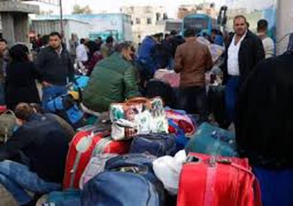 بدء مغادرة حافلات المسافرين وعودة العالقين عبر معبر رفح