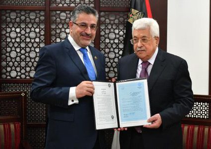 الرئيس يتسلم قرار اعتماد القدس عاصمة دائمة للتراث العربي