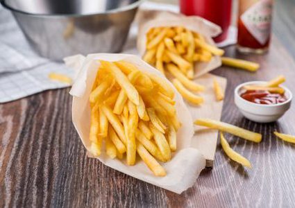 كم سعرة حرارية توجد في البطاطا المقلية؟