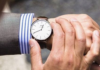 كم الساعة الآن؟