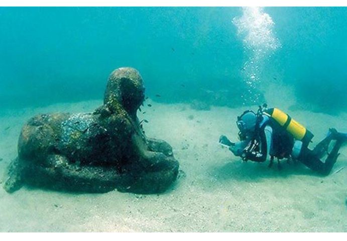أشياء وكنوز ثمينة عُثِرَ عليها تحت الماء