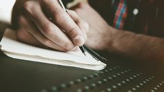 الكتابة عن اخفاقات الماضي تخفف من توتر المستقبل!