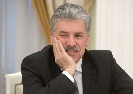 فيديو: شاهد ماذا فعل منافس بوتين على الرئاسة بعد خسارته