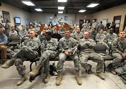 ترامب يوقع "مُذكرة" تحظر خدمة المتحولين جنسياً في الجيش