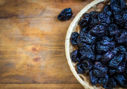 فاكهة "البرقوق" لعلاج ضعف الذاكرة وهشاشة العظام