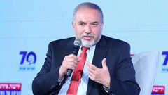 ليبرمان : لن نسمح لإيران بإمتلاك السلاح النووي