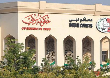 دبي.. السجن 10 سنوات لصحافي بريطاني قتل زوجته بمطرقة