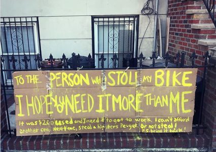 شابة تكتب رسالة لسارق دراجتها لتكون المفاجأة