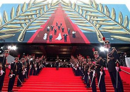 مهرجان “كان” يعلنها حرباً على  صور “السيلفي”.. ما السبب؟