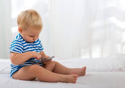 الصناعات الكيميائية وتأثيرها على نمو أدمغة الأطفال