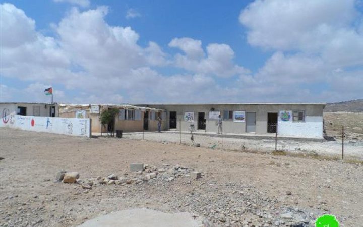 "مقاومة الجدار" تزود مدارس مسافر يطا بمولدات طاقة كهربائية