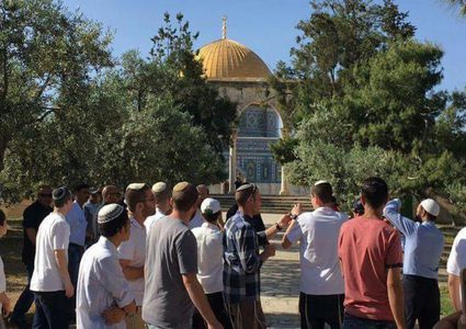 الحكومة تحذر من خطورة اجراءات الاحتلال بحق الأقصى وسائر المقدسات