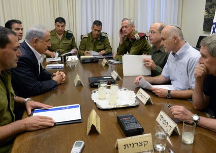 الإعلام العبري يكشف مزاعم "كابينيت" الإحتلال وخياراته لافشال مسيرة العودة